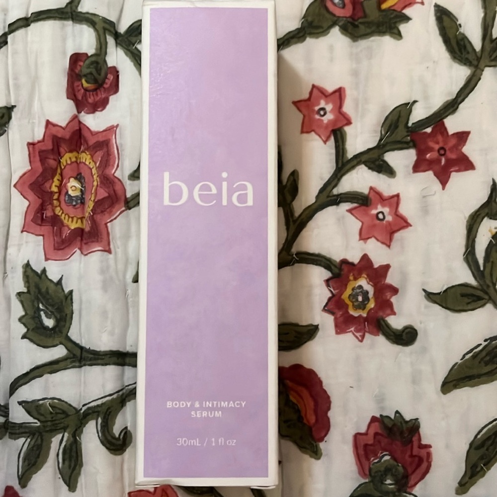 Beia NIB body & intimacy serum. Ingredients, coconut oil, squalane, green tea.